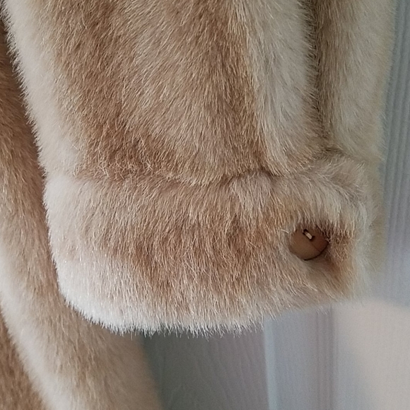 GRANDELLA II SPORTOWNE VINTAGE FUR COAT - Picture 4 of 8